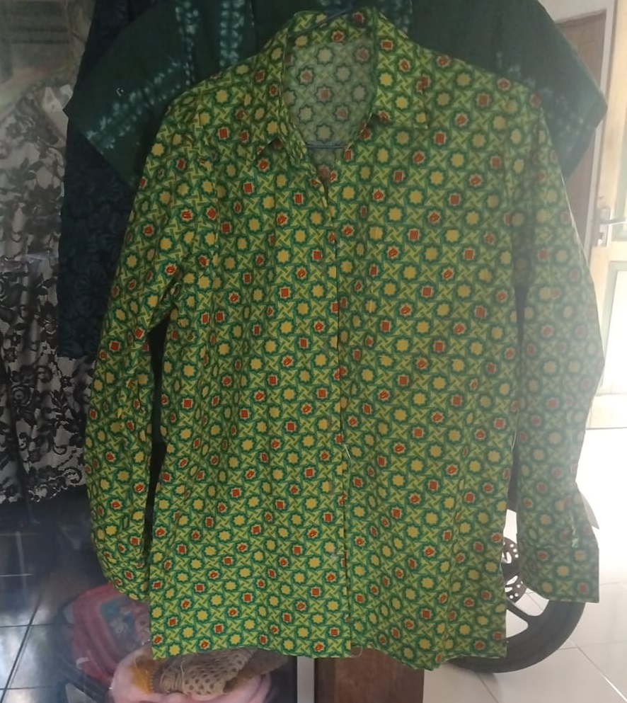 Jasa Jahit Seragam Sekolah – Jahitan Rapi & Awet di Plosokuning